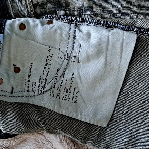 The Castings High Rise Short in Crown - Size 26 - Picture 3 of 12